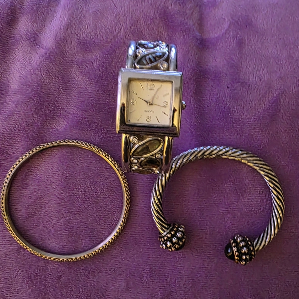 Vintage Womena Silver Watch and Bracelet Set